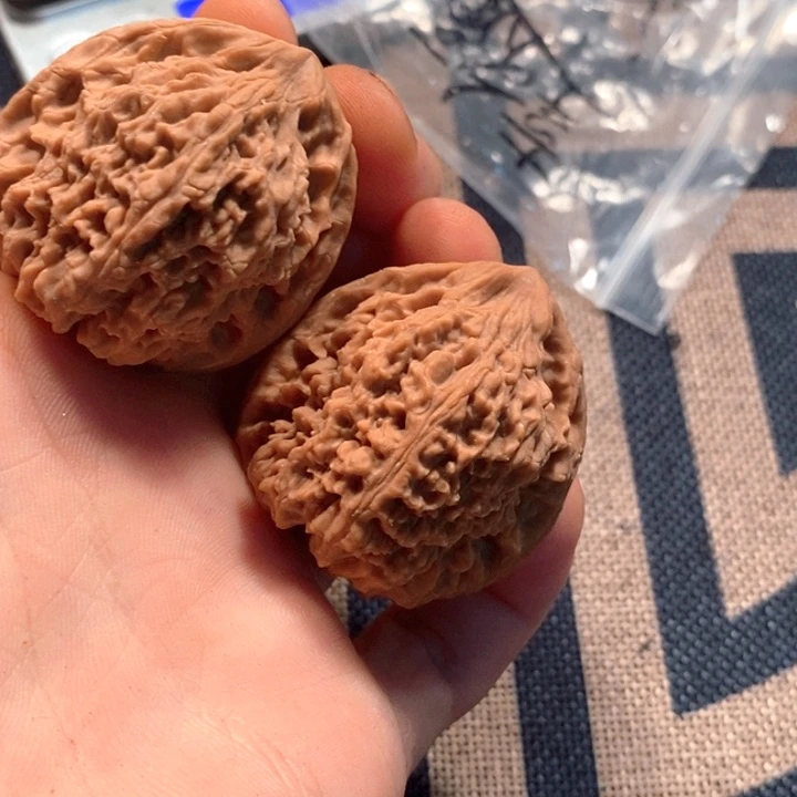 大***利吊坠文玩核桃全品南疆石