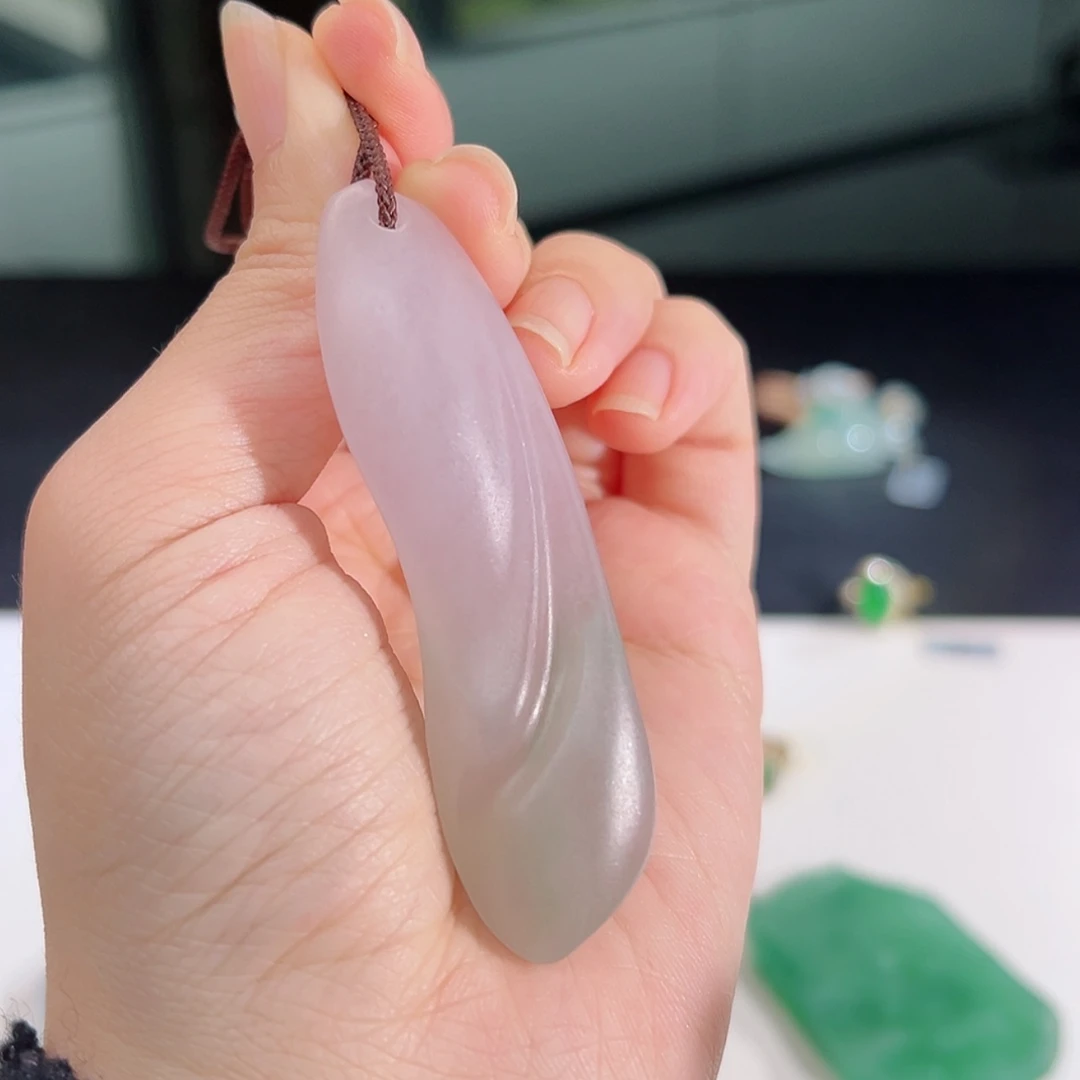 【闪购商品】翡翠颈饰未镶嵌形意作品