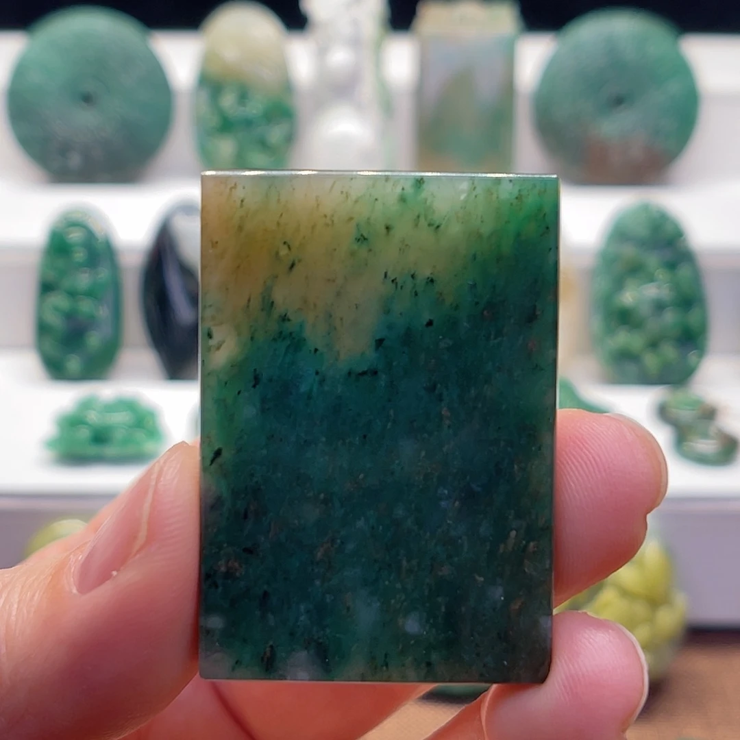 独山玉未镶嵌颈饰