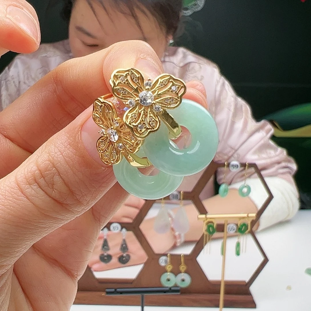 翡翠耳饰银S925镶嵌天然翡翠