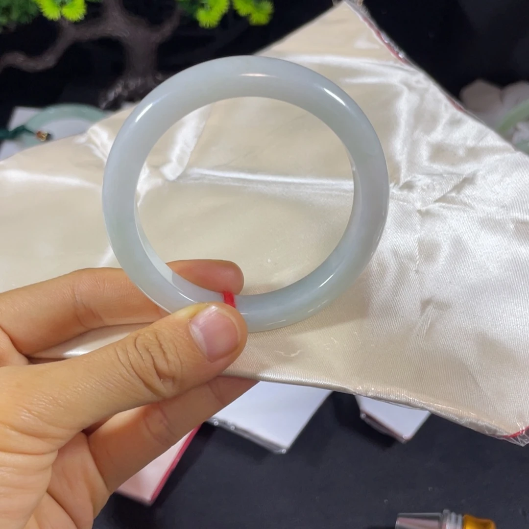 未镶嵌手镯翡翠天然翡翠手镯