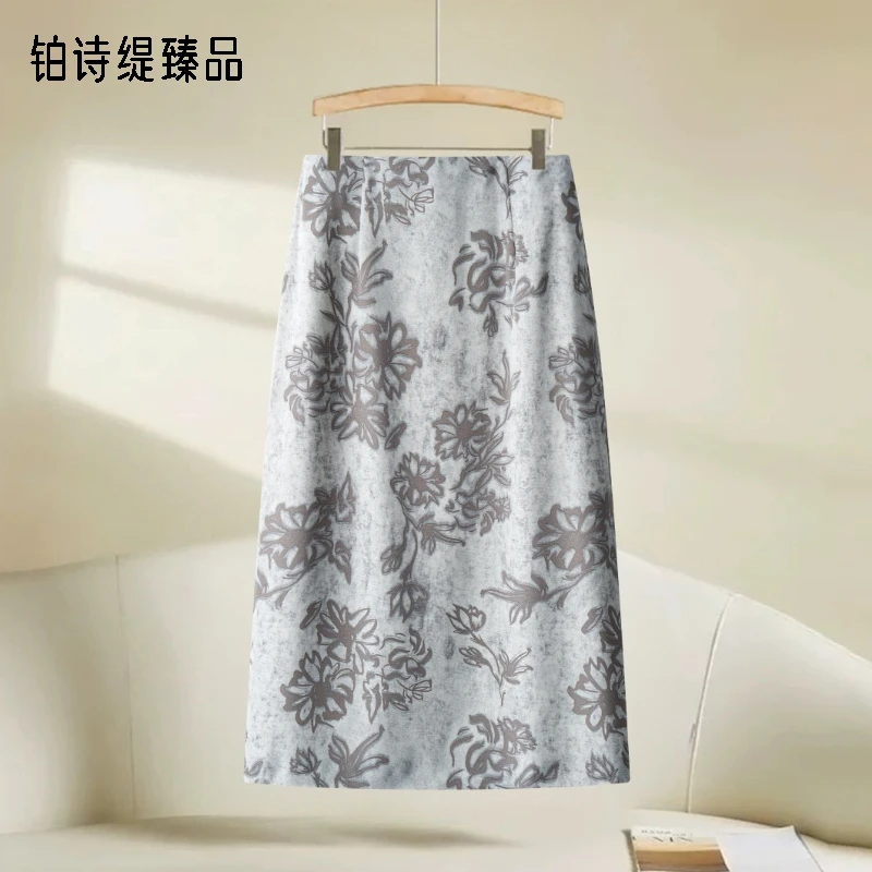 复古印花半身裙女夏季薄款2025新款超好看碎花a字裙直筒包臀裙子