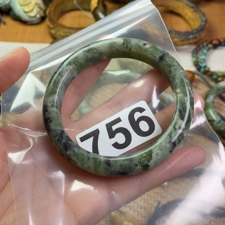 岫岩河磨玉（透闪石质玉）未镶嵌把件