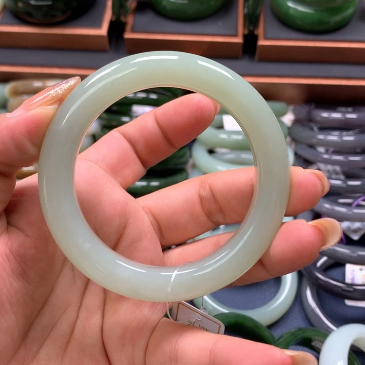 【闪购商品】未镶嵌手镯和田玉