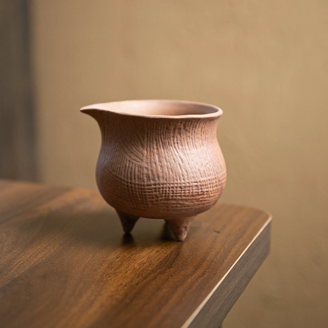 【拿放斋】三足公道.3739.中式复古老岩泥无釉裸烧茶海分茶器公道杯