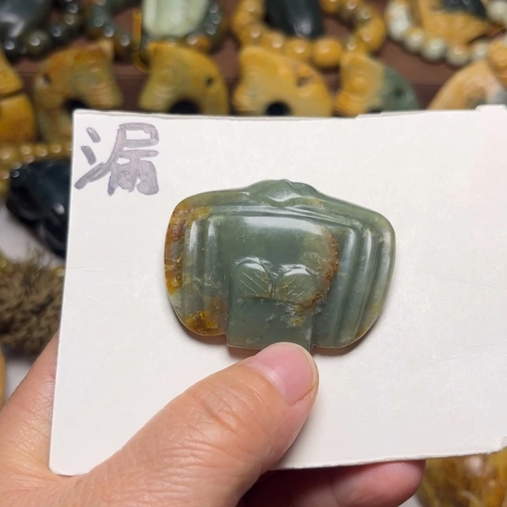 岫岩河磨玉（透闪石质玉）未镶嵌珠宝奇石