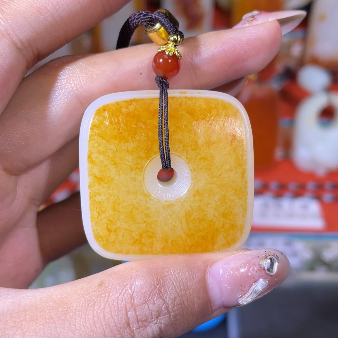 和田玉未镶嵌挂件正***。