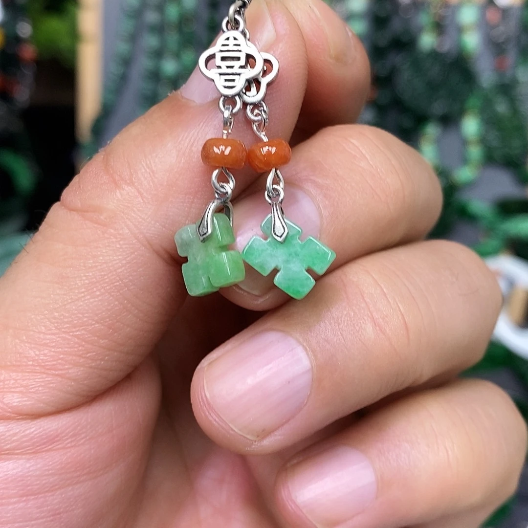 银S925镶嵌翡翠耳饰漂亮美眉