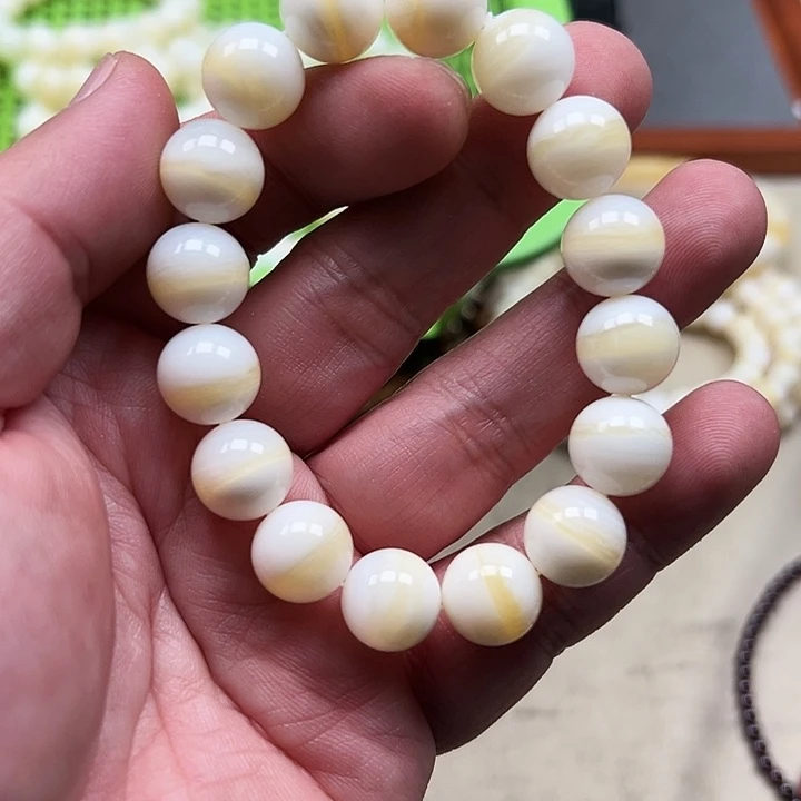 白玉菩提吊坠黄色8959