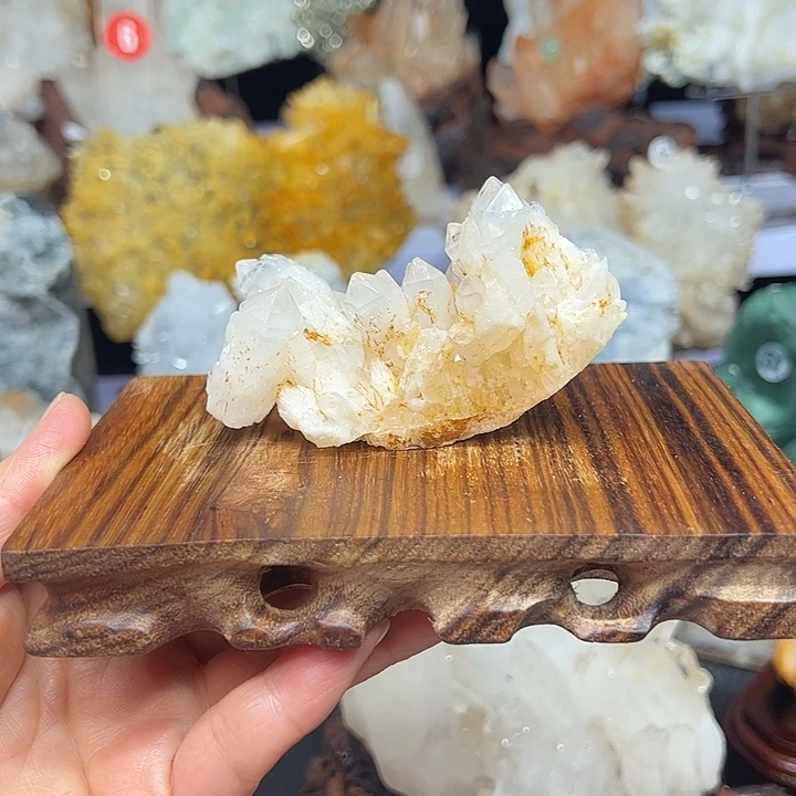 珠宝半成品水晶未镶嵌