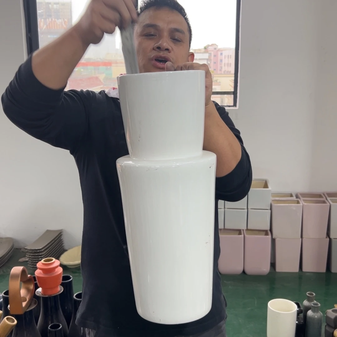 摆件1 号高中低温陶瓷瓶（部分微瑕）