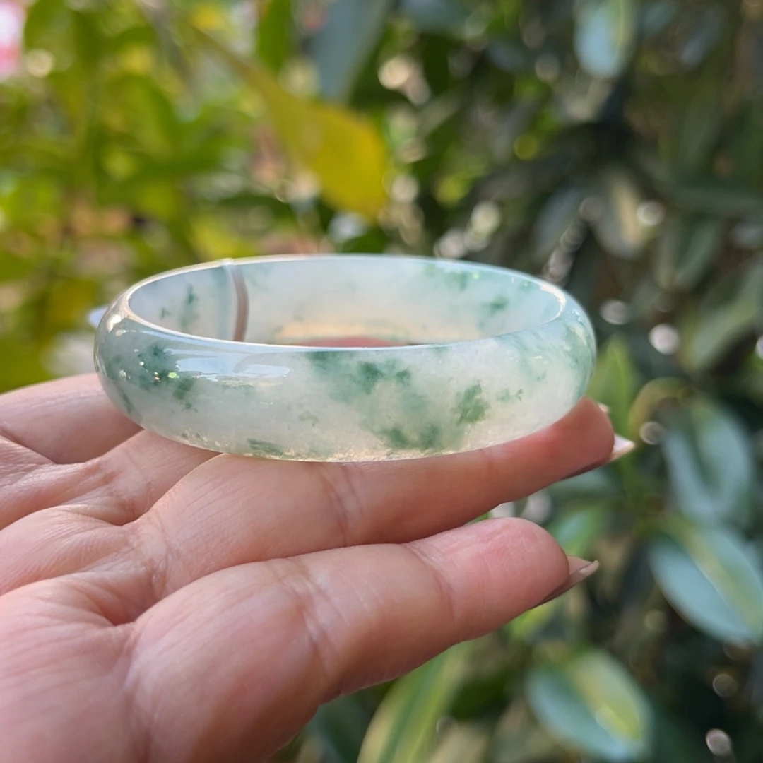 翡翠未镶嵌手镯56贵妃