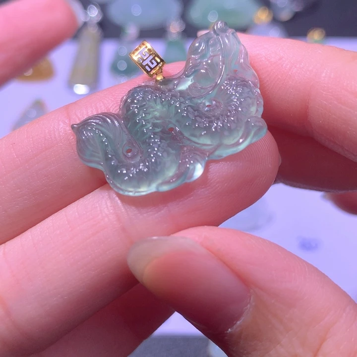 颈饰18K金镶嵌翡翠翡翠