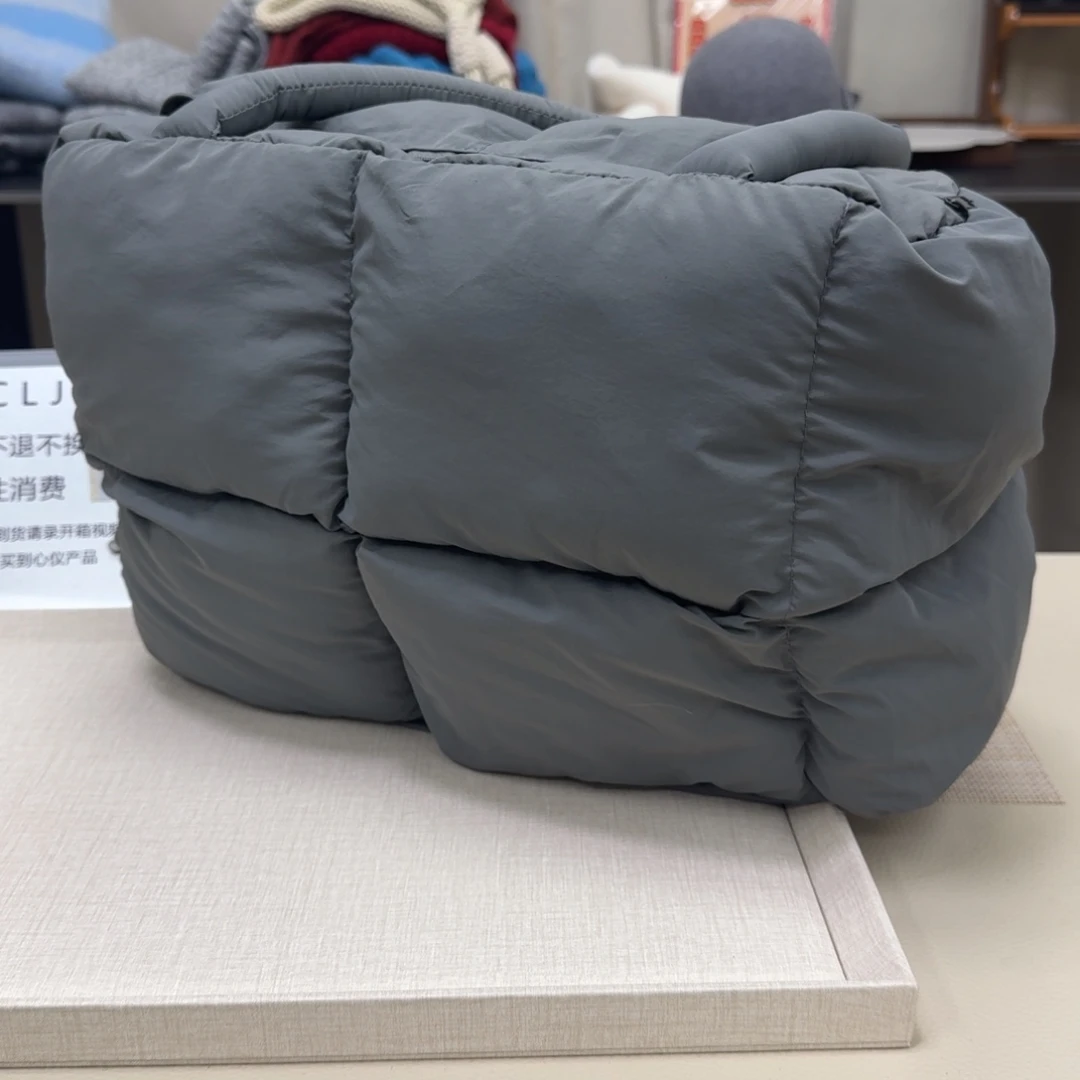 三醋酯纤维人造彩棉灰色面包包