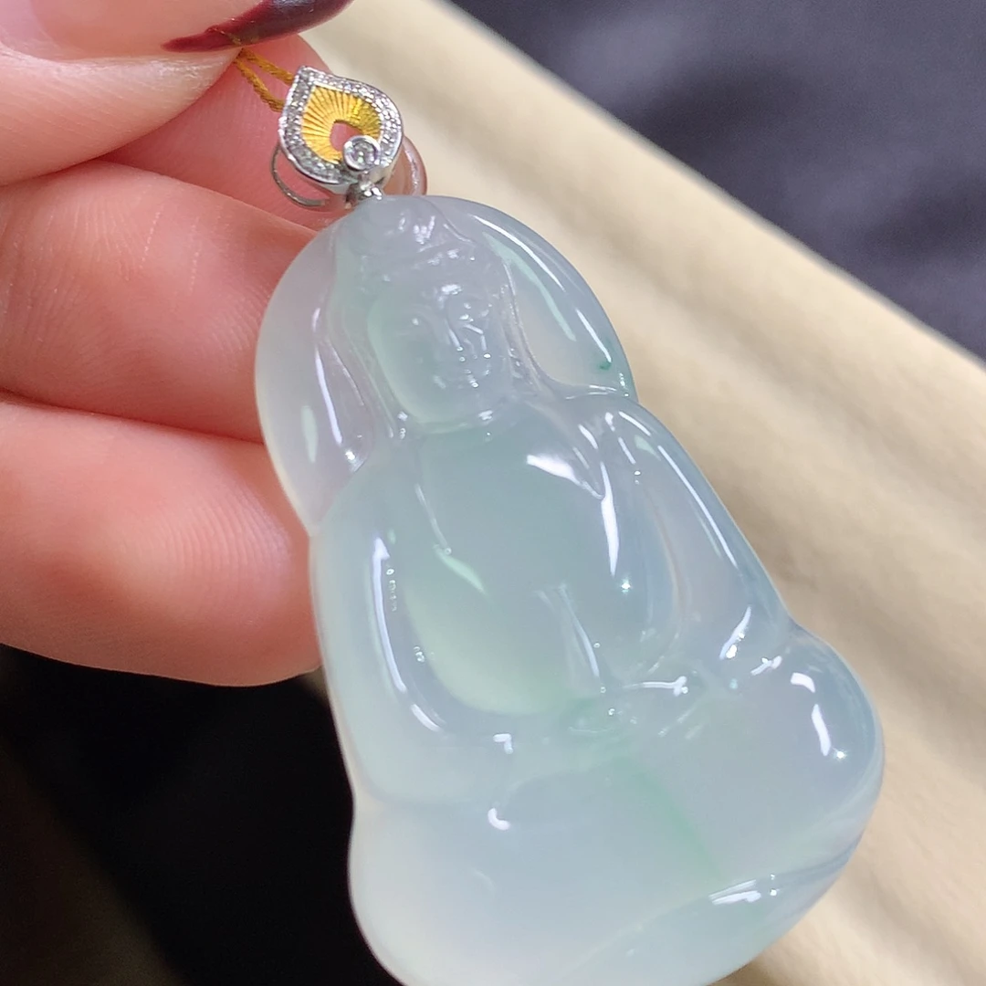翡翠18K金镶嵌颈饰素衣