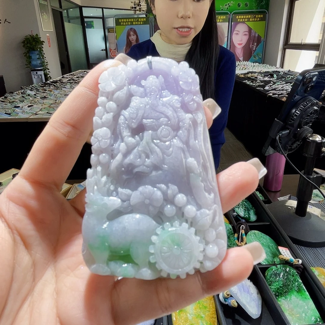 颈饰未镶嵌翡翠一个
