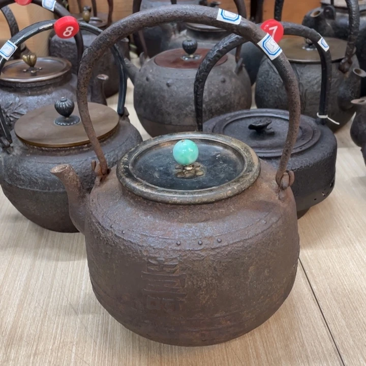 金龙堂盖身双款壶