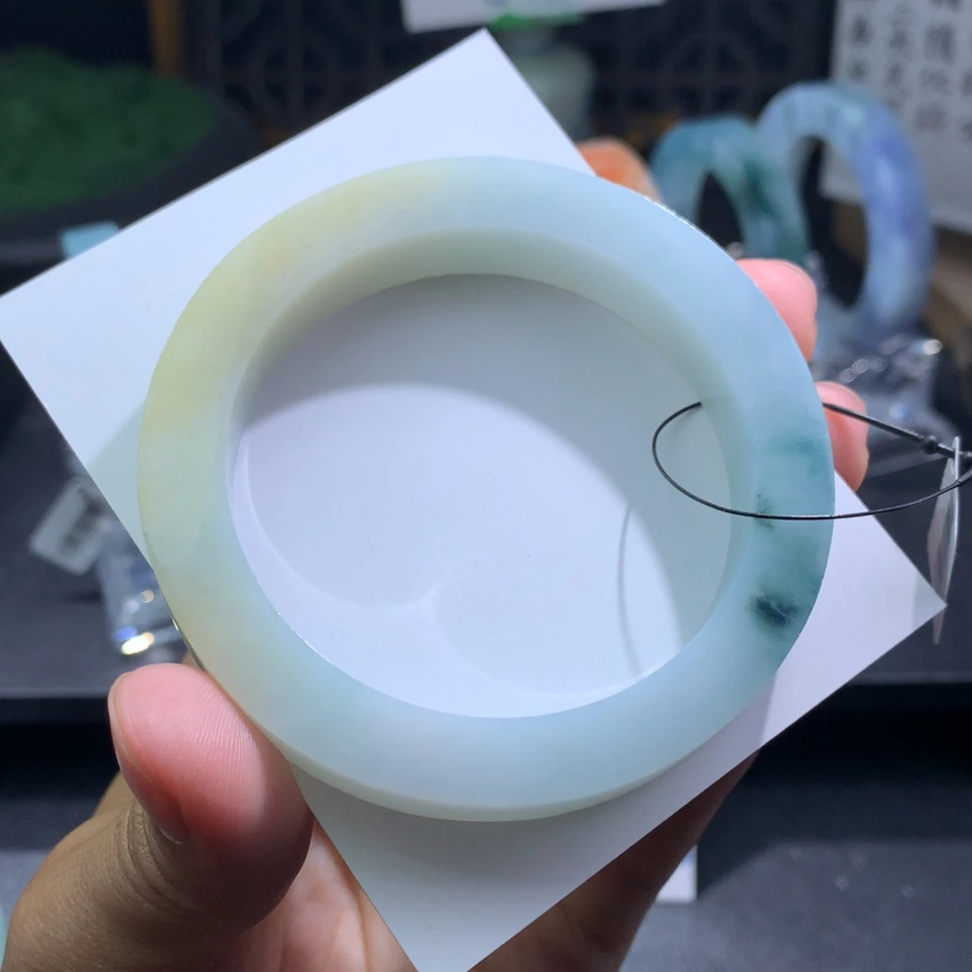 未镶嵌翡翠手镯定制翡翠