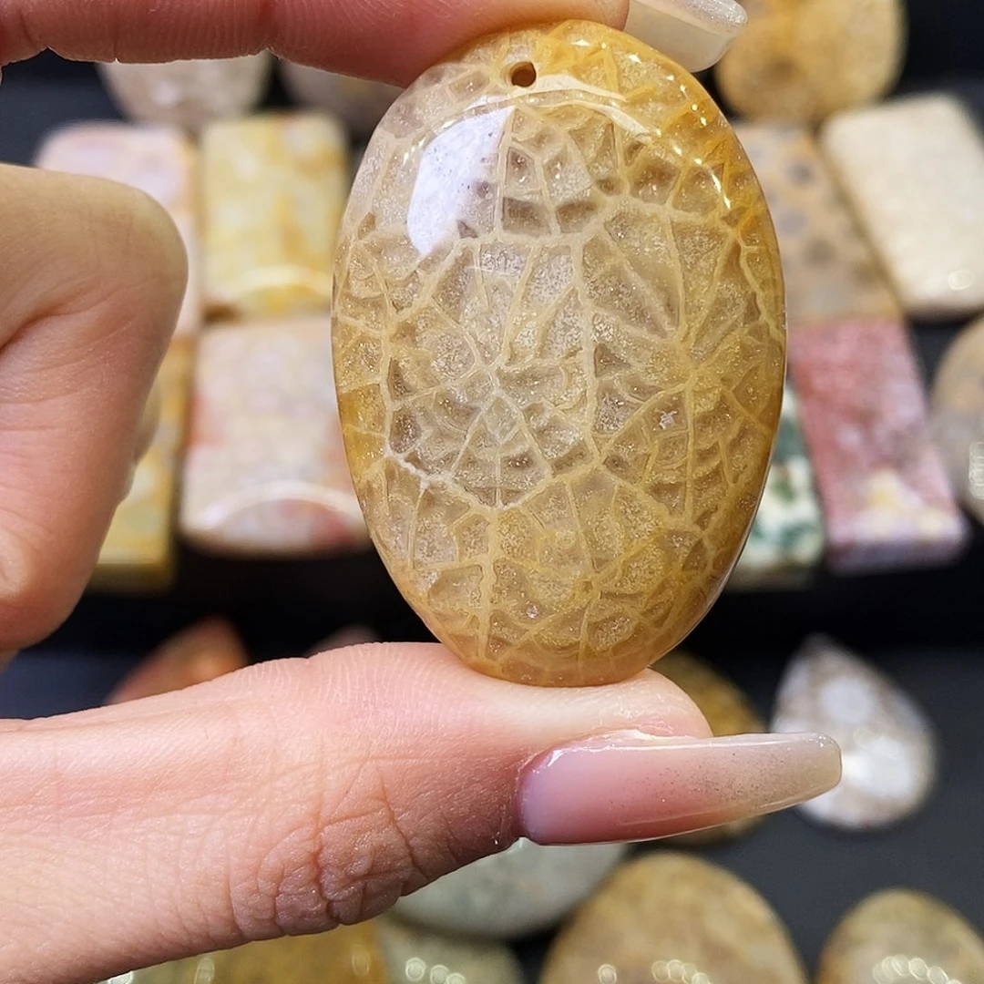 硅化玉颈饰合金仲**羽