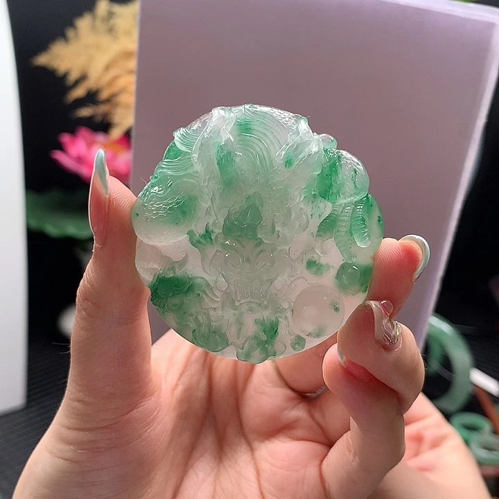 石英质玉吊坠未镶嵌刘****水