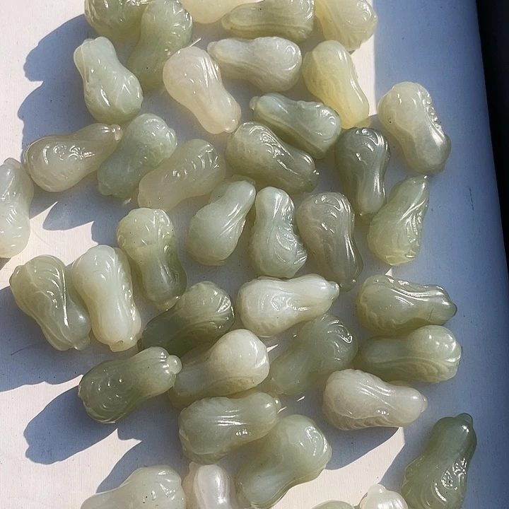 和田玉颈饰未镶嵌白菜多样性拍一发一ML