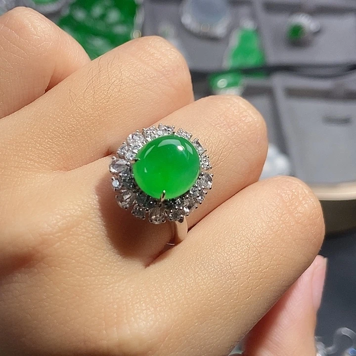 颈饰18K金镶嵌翡翠不含项链