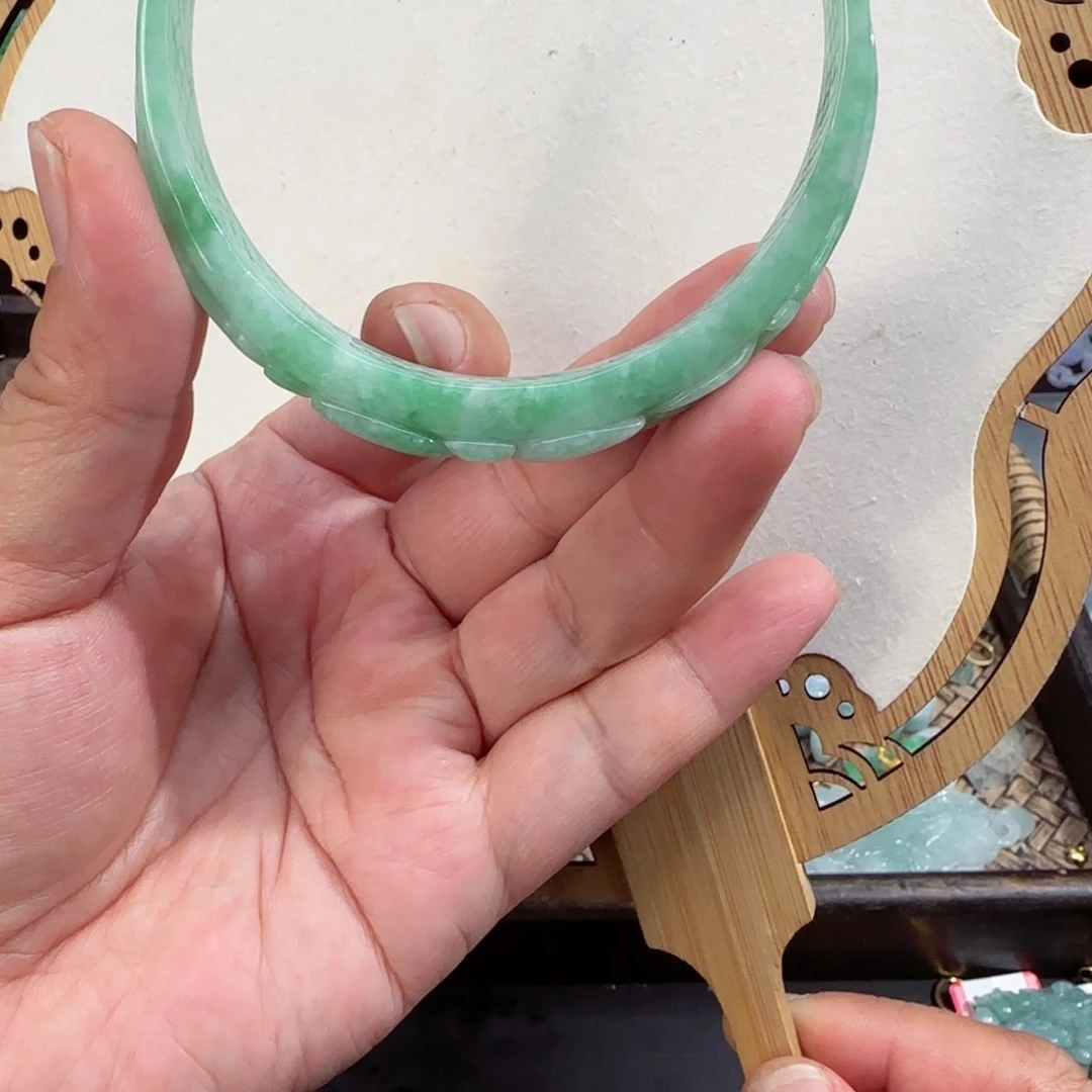 定制翡翠未镶嵌仿古