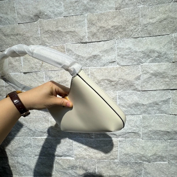 白色法棍hobo韩版单肩包百搭便携手机包小众