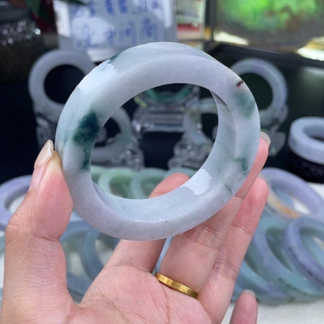 定制翡翠未镶嵌手镯