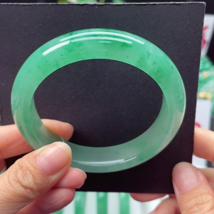 石英质玉手镯未镶嵌60-61