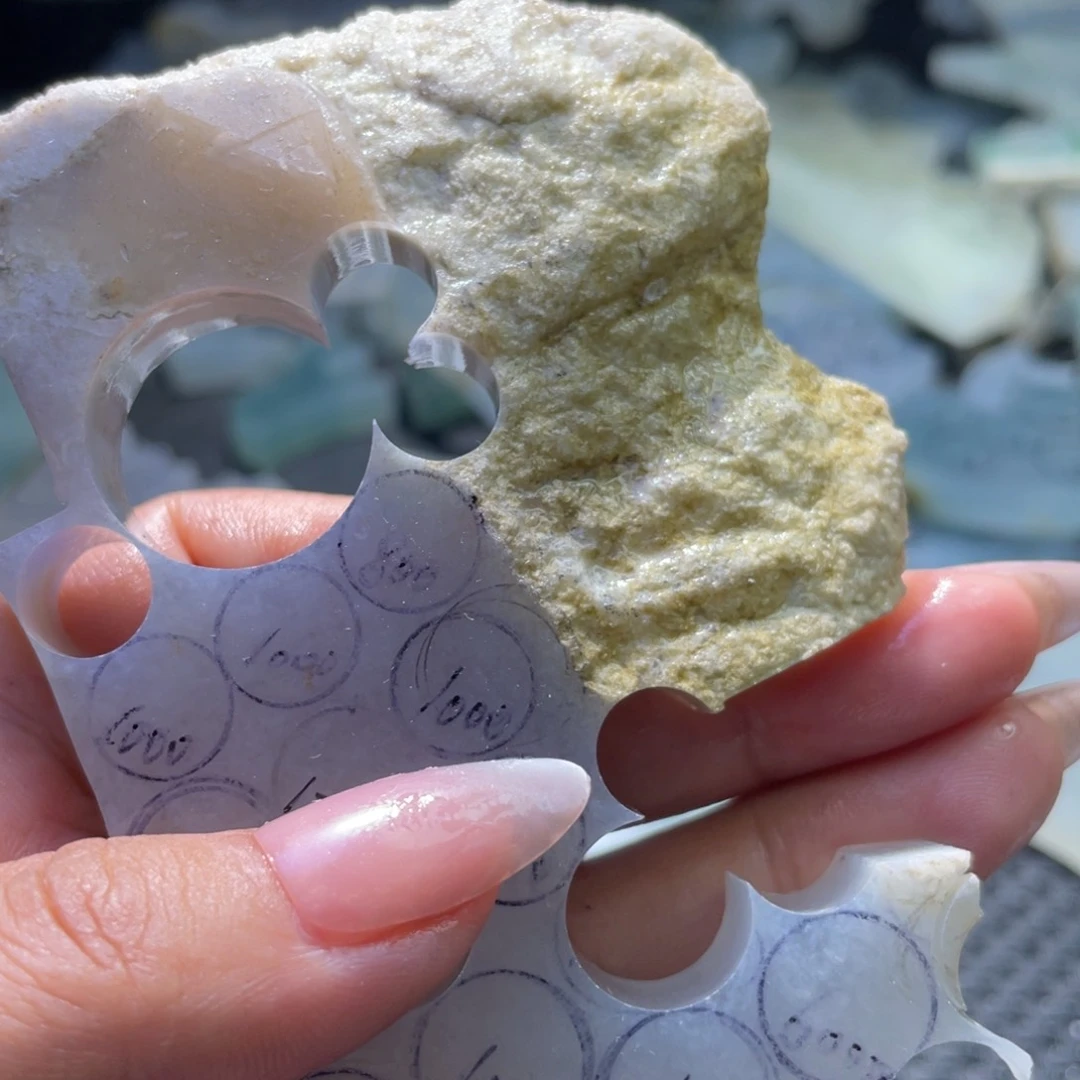 定制翡翠未镶嵌刘*水珠子