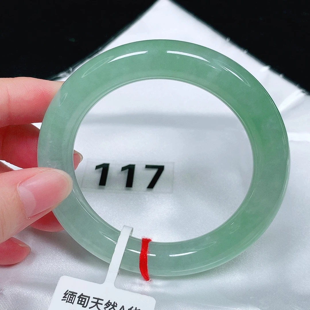 未镶嵌手镯（圆镯）翡翠