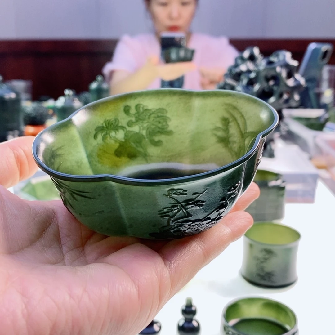 未镶嵌和田玉（青玉）摆件微瑕