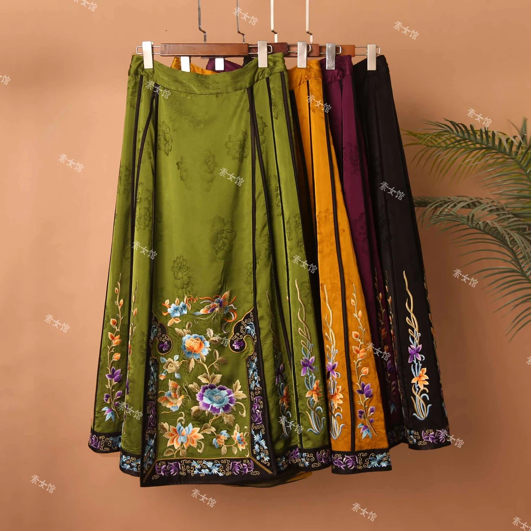 素女馆新款刺绣蝶恋花马面裙