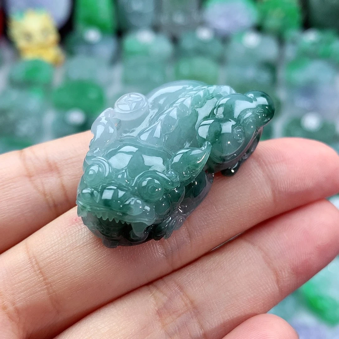 小***茶翡翠未镶嵌颈饰翡翠
