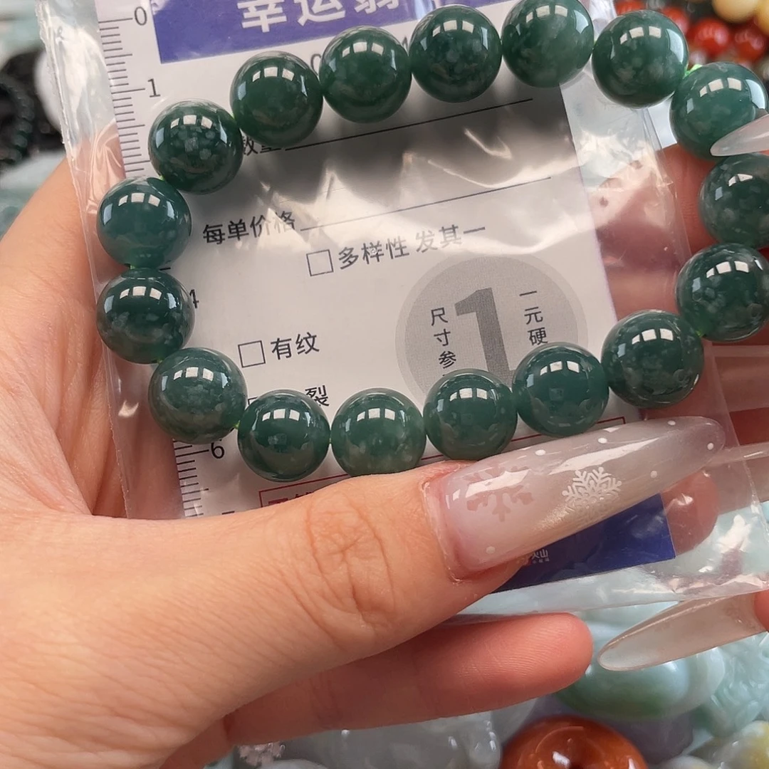 翡翠未镶嵌颈饰hhh