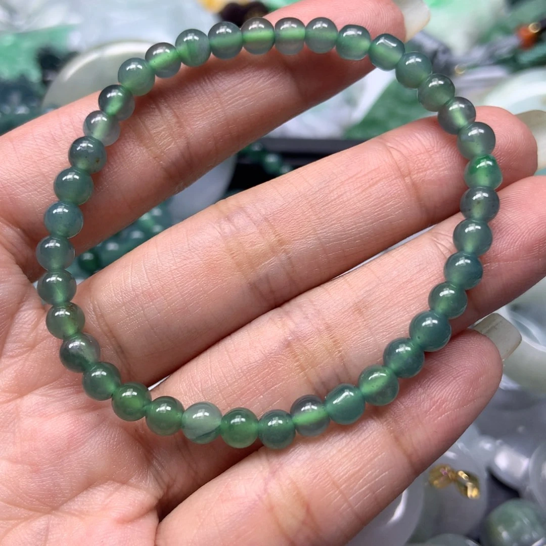 翡翠颈饰未镶嵌天然翡翠