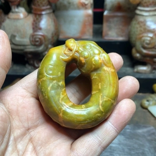 未镶嵌和田玉摆件