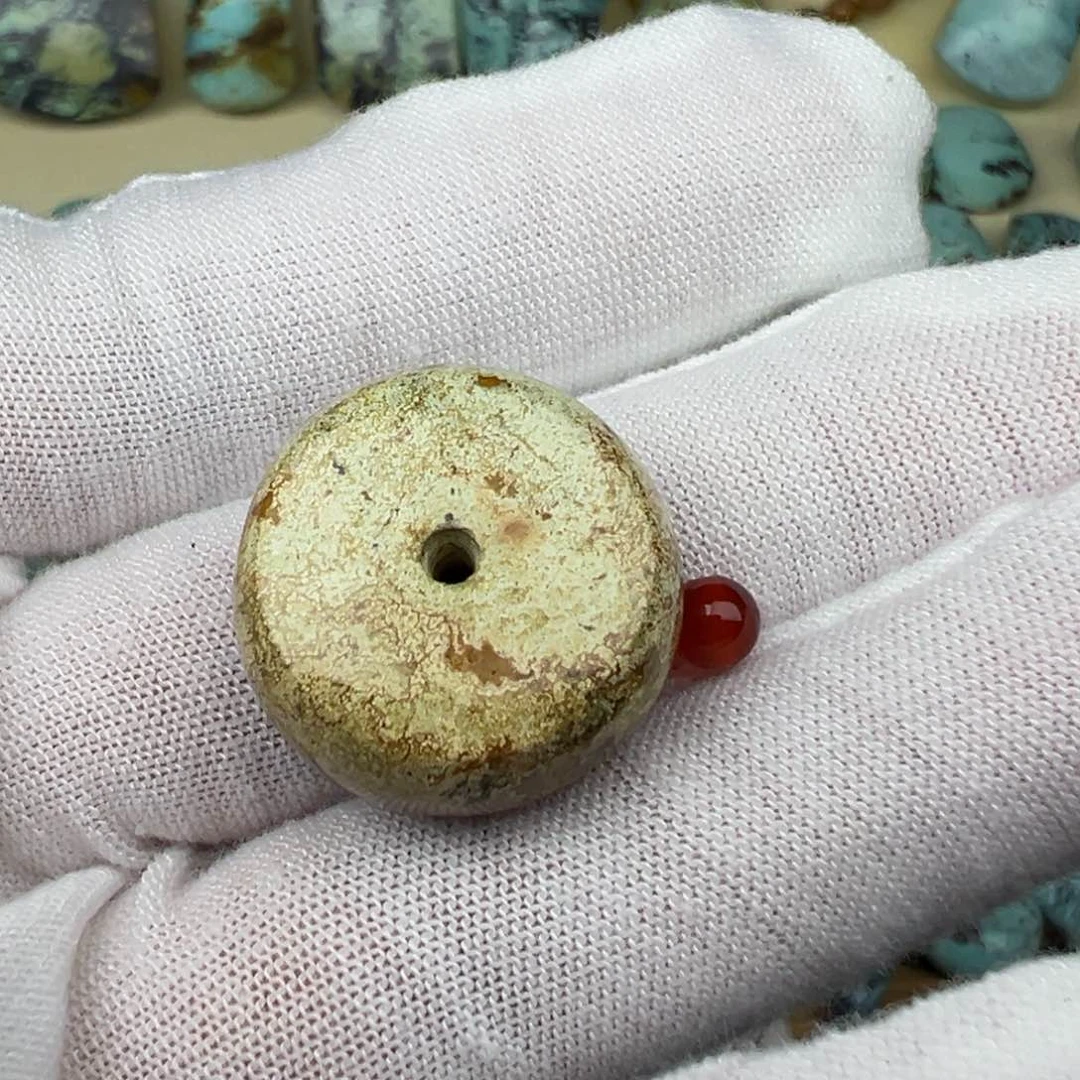 南红玛瑙配饰未镶嵌