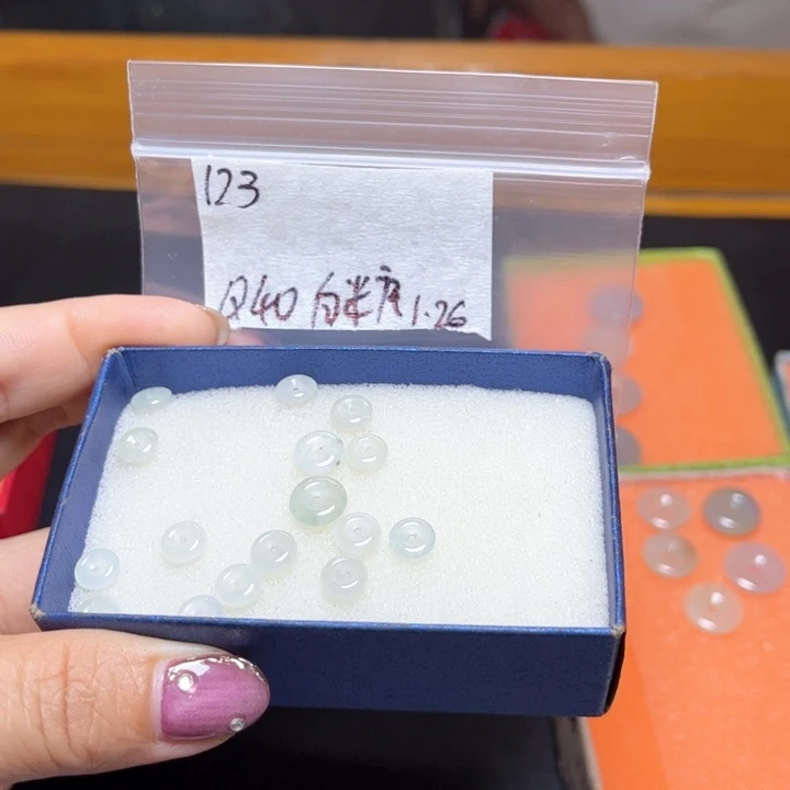 定制翡翠未镶嵌白*罂不