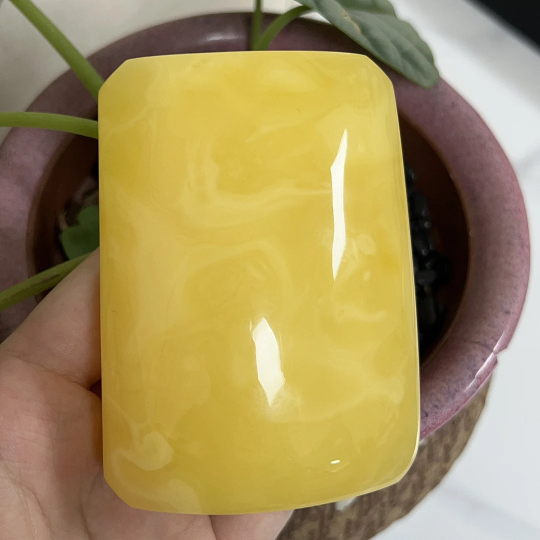 天然原矿无优化无烤色无补胶无煮蜜无辐照蜜蜡吊坠（三一）