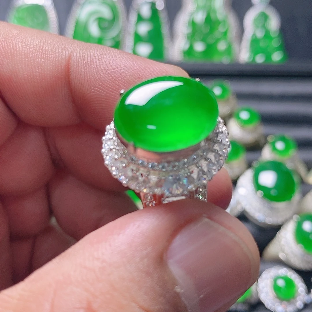 翡翠未镶嵌颈饰