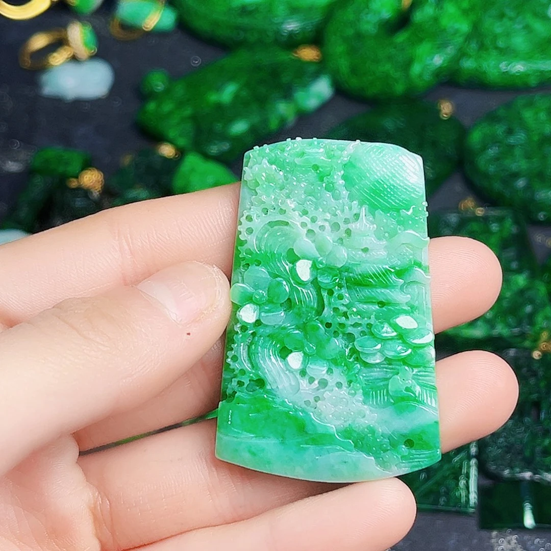 颈饰未镶嵌翡翠多样性