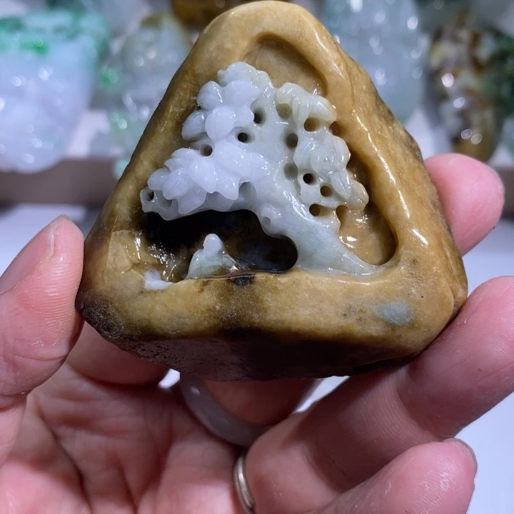 【闪购商品】颈饰未镶嵌翡翠山水
