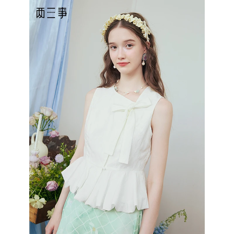两三事香草雪顶2025夏季新款复古立体蝴蝶结收腰荷叶边下摆背心女