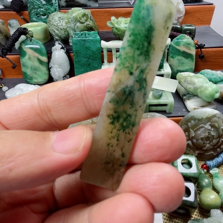 独山玉未镶嵌珠宝半成品