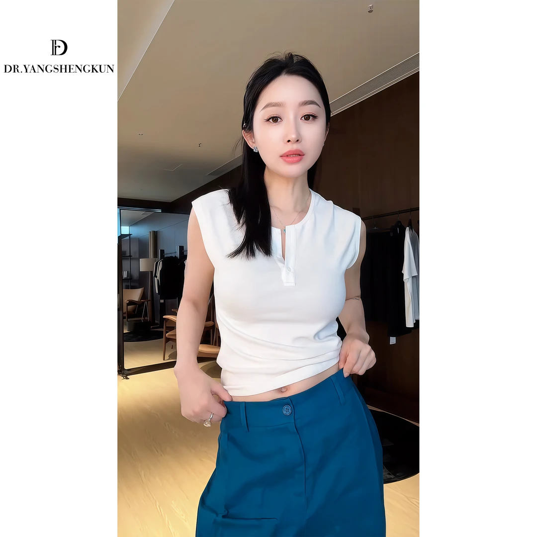 杨圣坤2025夏季新品女士小众设计百搭舒适修身显瘦无袖T恤L256701