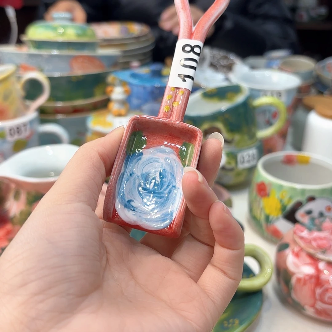 瓷片兔兔好可爱呀打