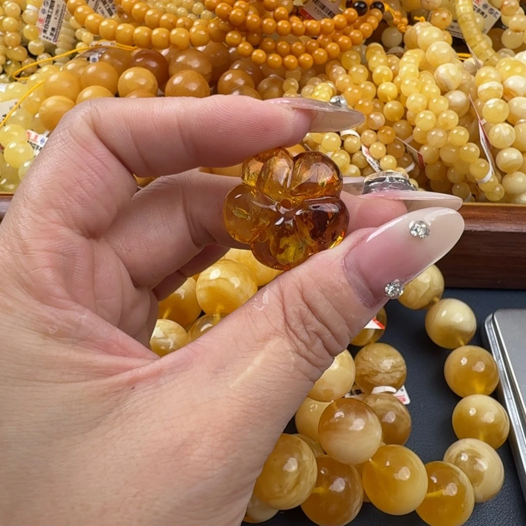 琥珀未镶嵌珠宝奇石
