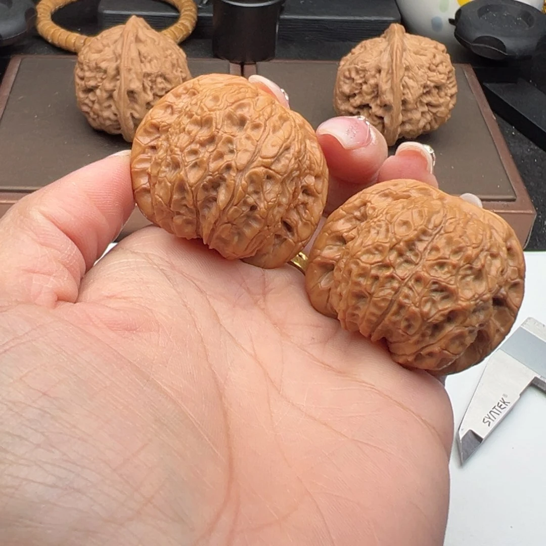 文玩核桃把件血麒麟42